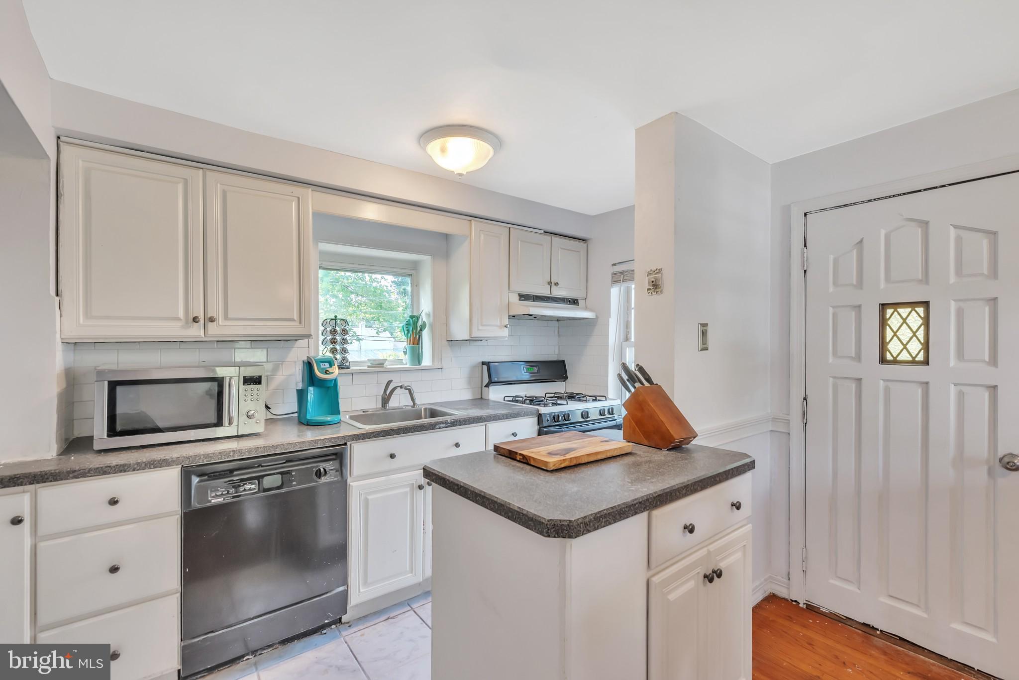 202 Garth Road Oreland, PA 19075 - Photo 8 of 31 Gallery Image 8