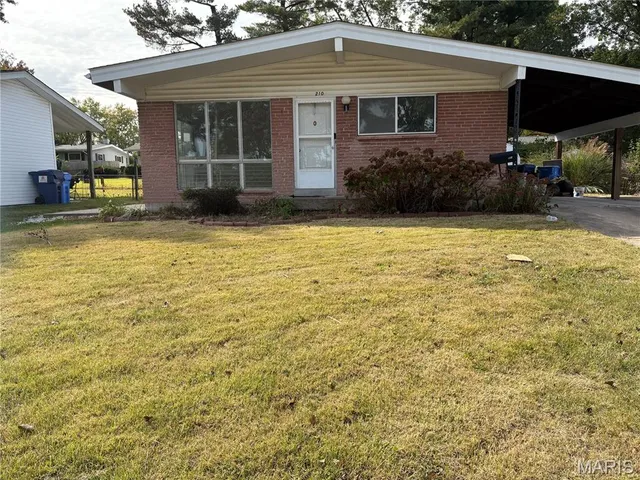 $1,900 | 210 Francisca Drive, Florissant, MO 63031