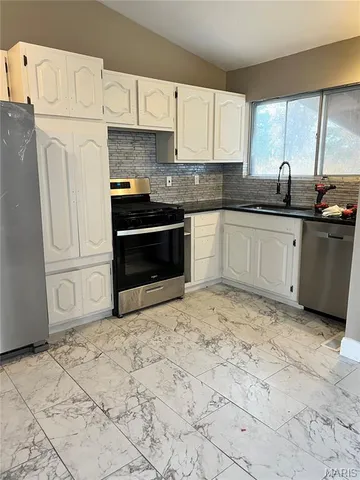 $1,900 | 210 Francisca Drive, Florissant, MO 63031