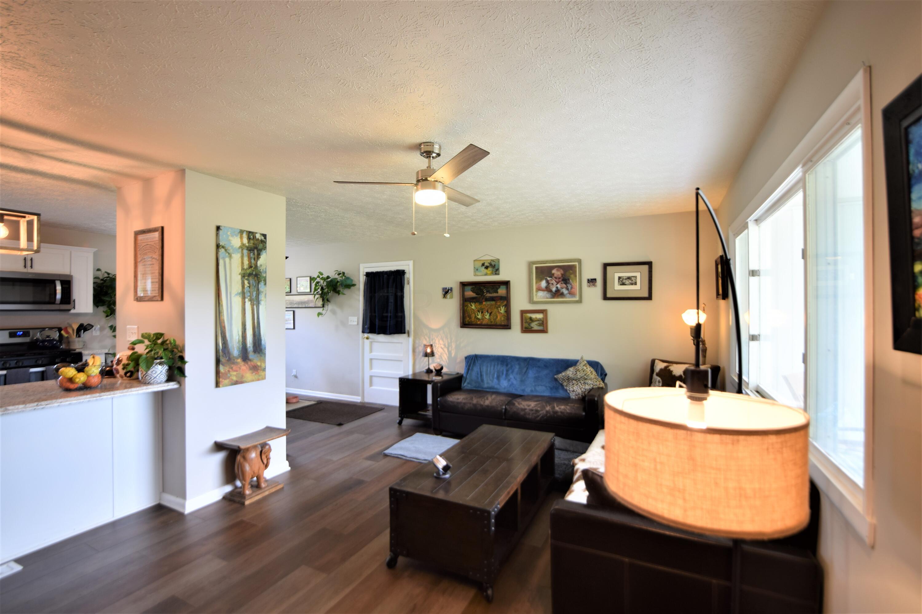 11925 Morse Road Southwest Pataskala, OH 43062 - Photo 5 of 14 living room