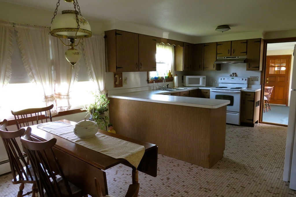 733 Country Club Road Greenfield, MA 01301 - Photo 9 of 29 Gallery Image 9