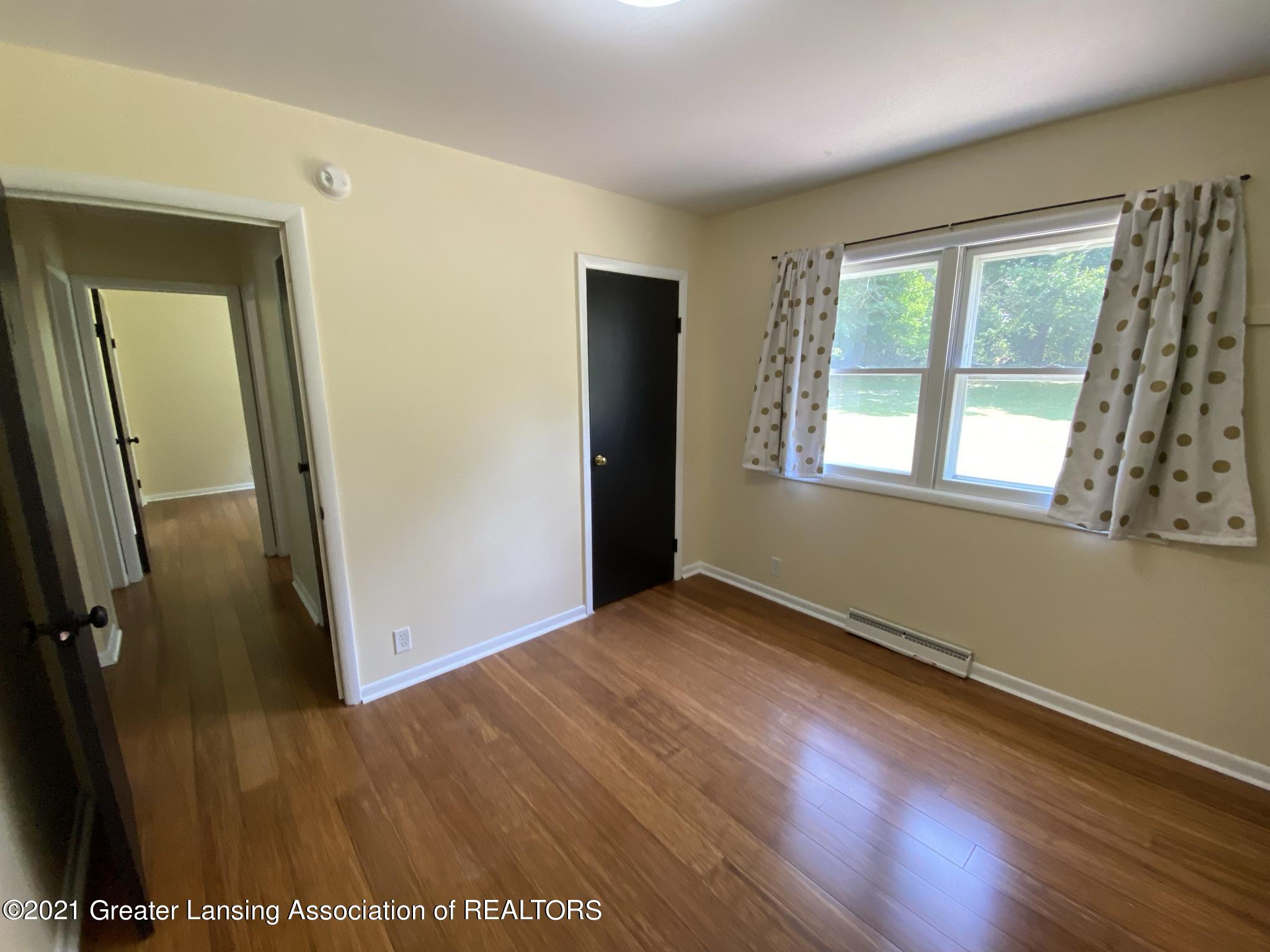 2920 Clinton Road Lansing, MI 48906 - Photo 10 of 27 IMG_6229