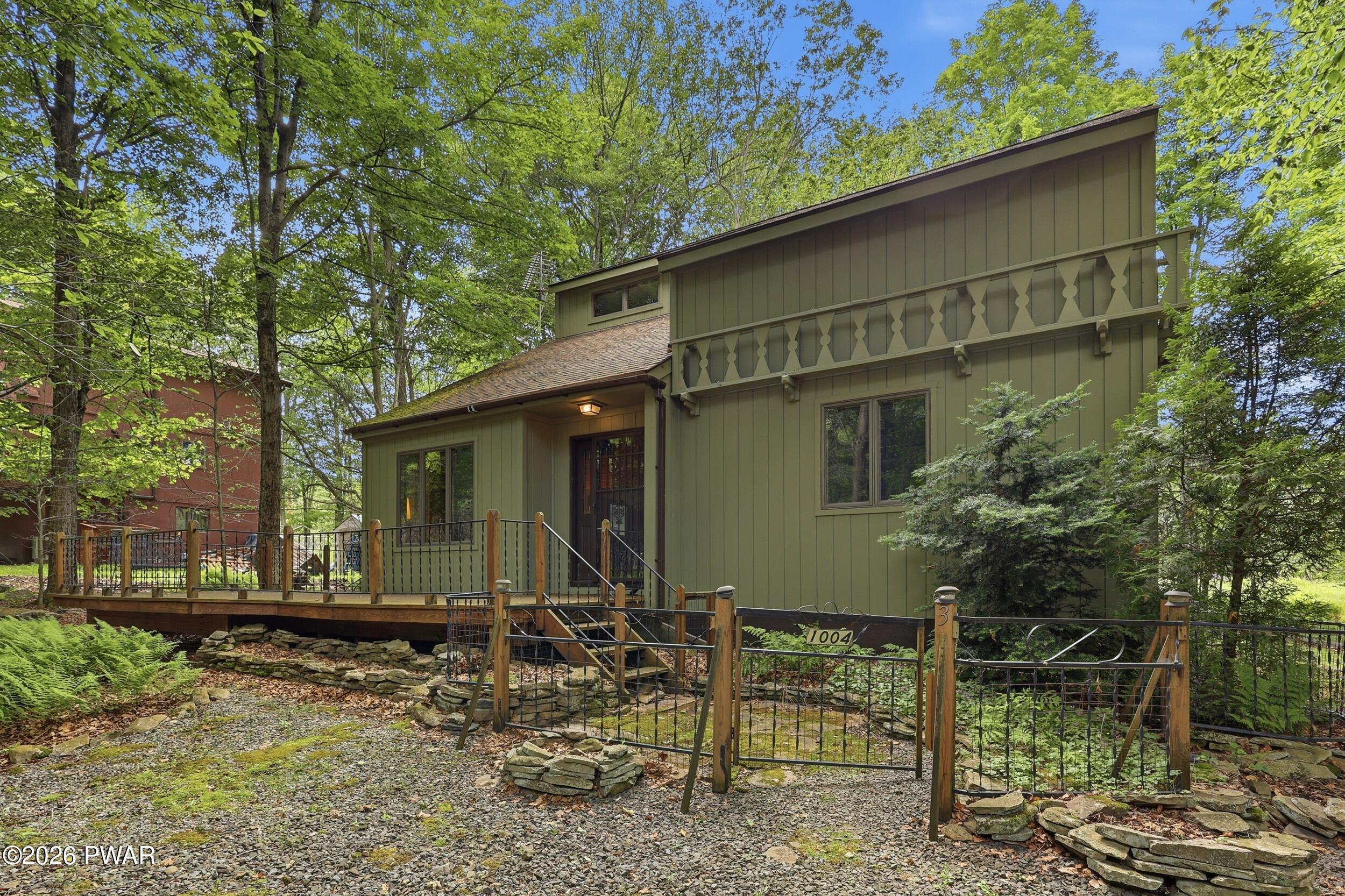 1004 Woodstone Road Newfoundland, PA 18445 - Photo 3 of 63