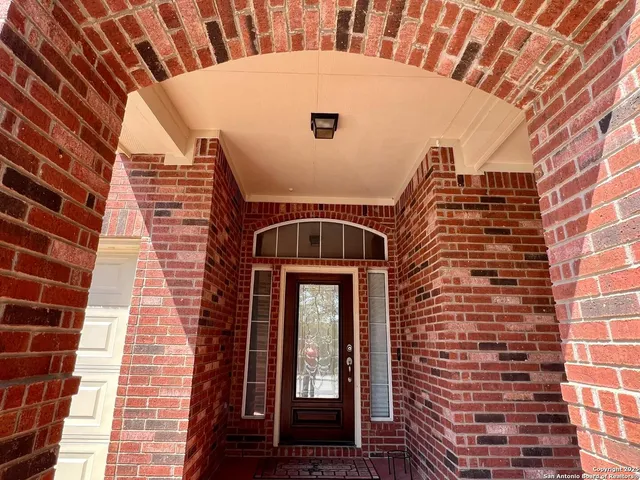 a view of an entryway of a house