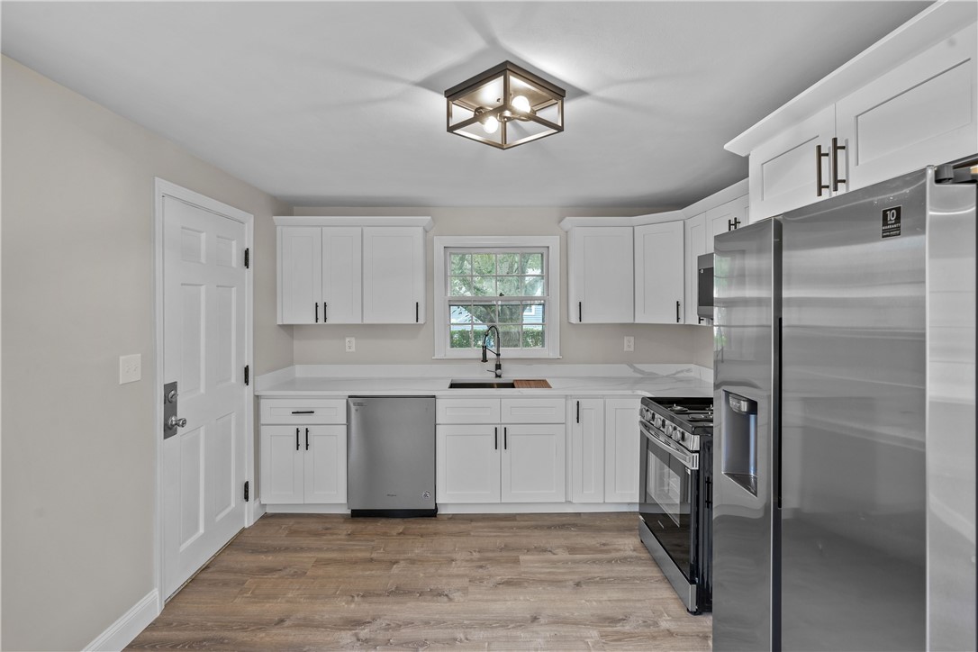 43 Duchess Road Cumberland, RI 02864 - Photo 4 of 34