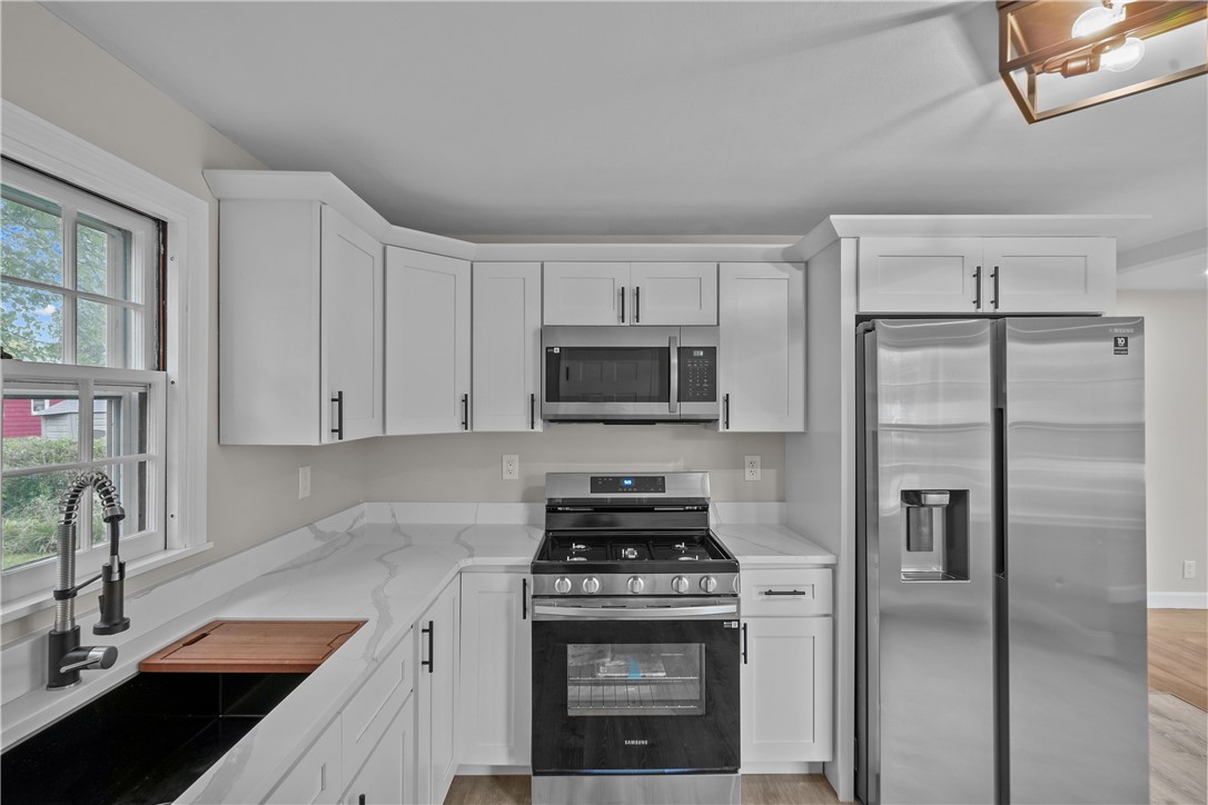 43 Duchess Road Cumberland, RI 02864 - Photo 5 of 34