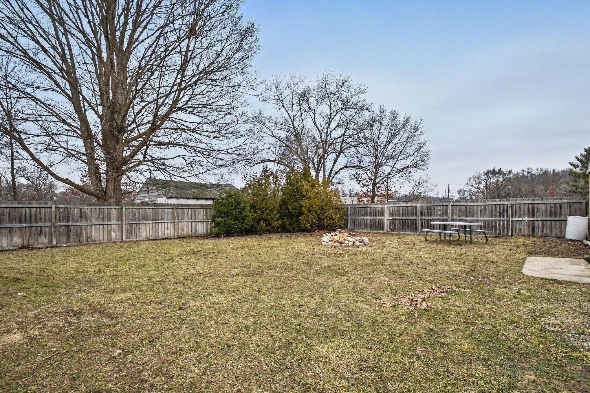 1109 Stateline Road Niles, MI 49120 - Photo 15 of 16 016_file_4799