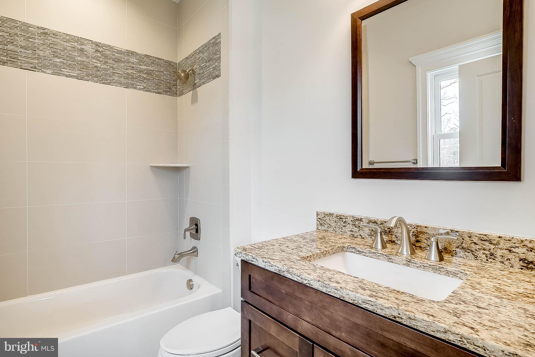 915 Ninovan Road Southeast Vienna, VA 22180 - Photo 22 of 30 Bath