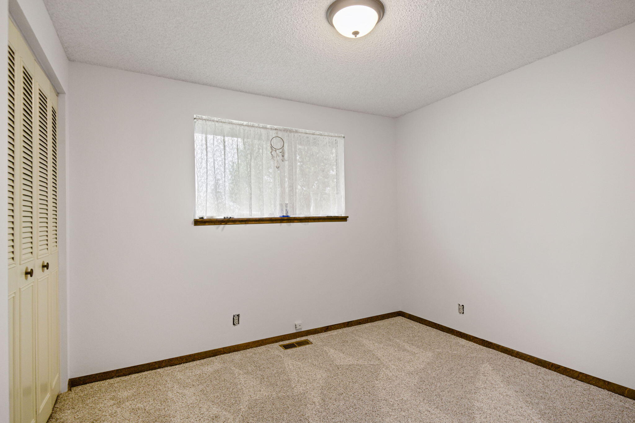 62370 Wallace Road Bend, OR 97701 - Photo 13 of 29 62370 Wallace Rd, Bend