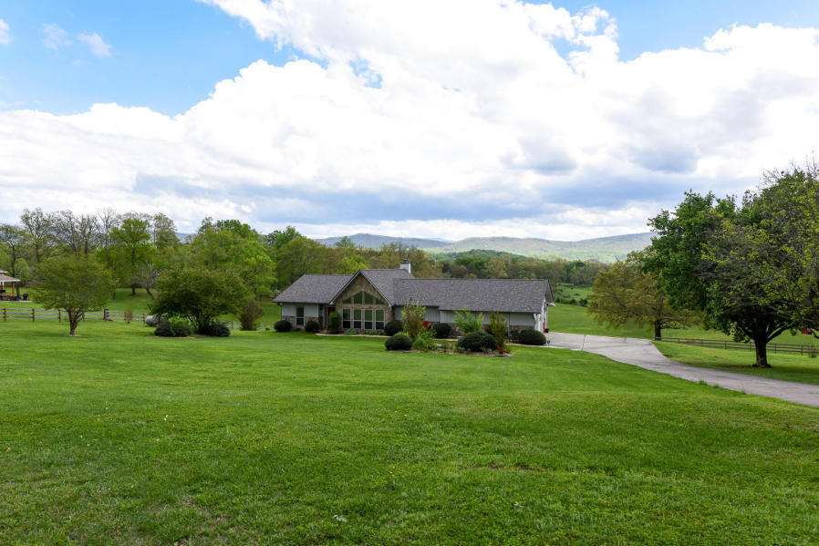 3120 Pineview Road Maryville, TN 37803 - Photo 2 of 31 This is Tennessee Living at it's best