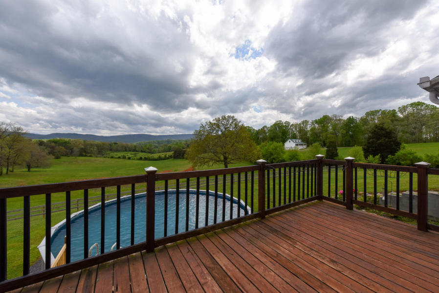 3120 Pineview Road Maryville, TN 37803 - Photo 15 of 31 Large Sun Deck