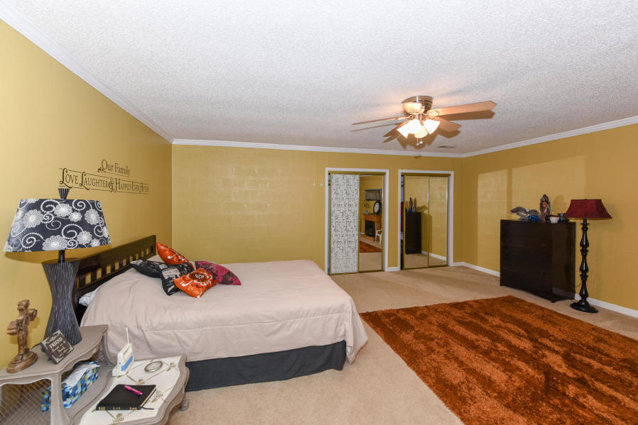 3120 Pineview Road Maryville, TN 37803 - Photo 20 of 31 Large Bedroom