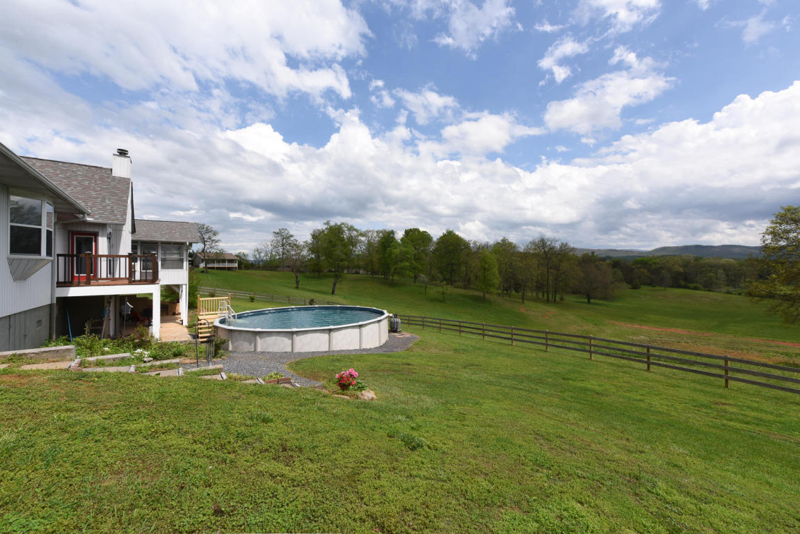 3120 Pineview Road Maryville, TN 37803 - Photo 29 of 31 Come play in the pool