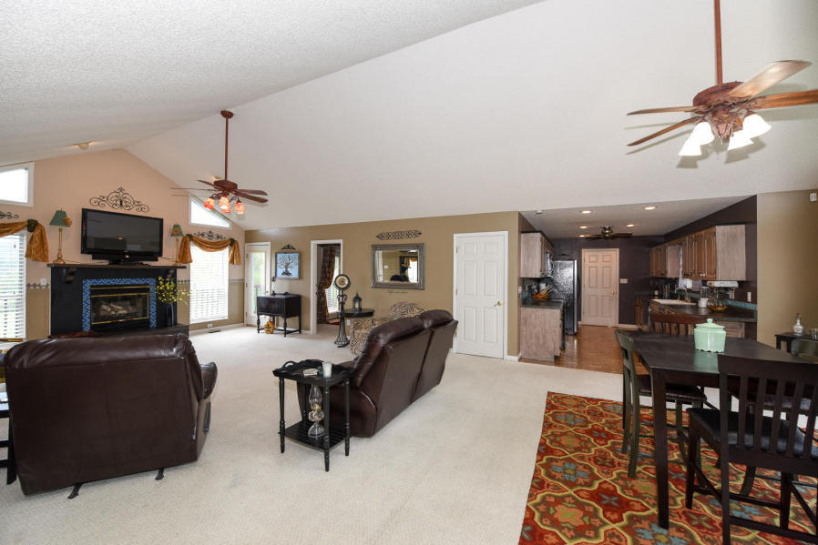 3120 Pineview Road Maryville, TN 37803 - Photo 4 of 31 Dining and Living Area