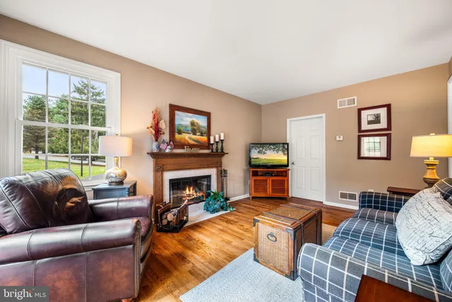 $600,000 | 4 Pierce Lane, Downingtown, PA 19335