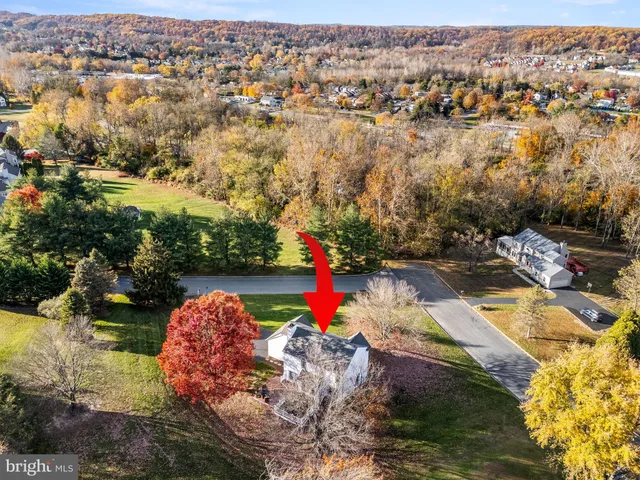 $600,000 | 4 Pierce Lane, Downingtown, PA 19335