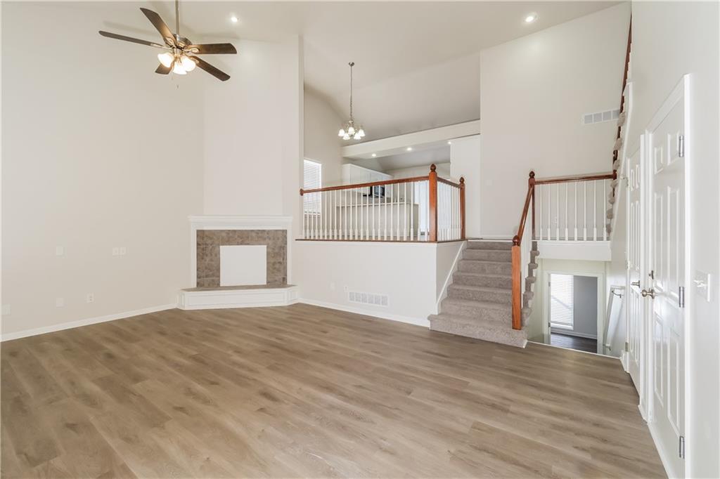 19098 West 164th Terrace Olathe, KS 66062 - Photo 2 of 19