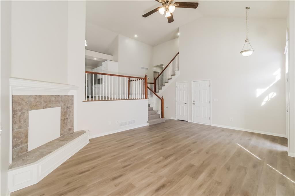 19098 West 164th Terrace Olathe, KS 66062 - Photo 4 of 19