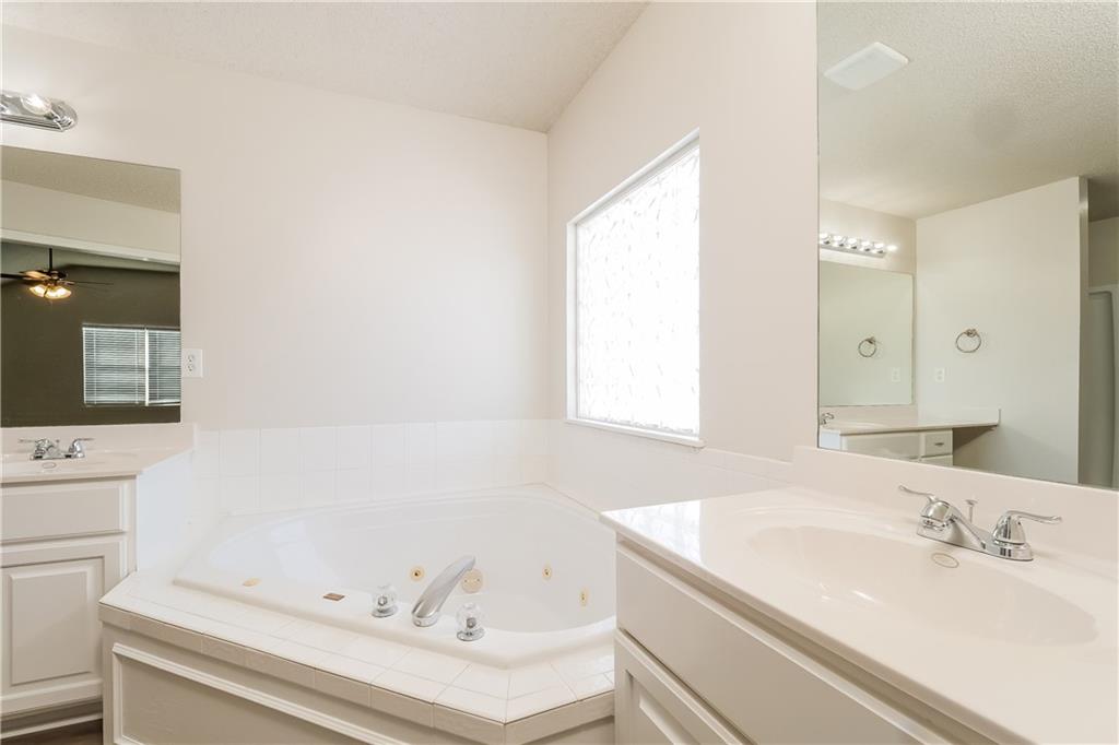 19098 West 164th Terrace Olathe, KS 66062 - Photo 9 of 19