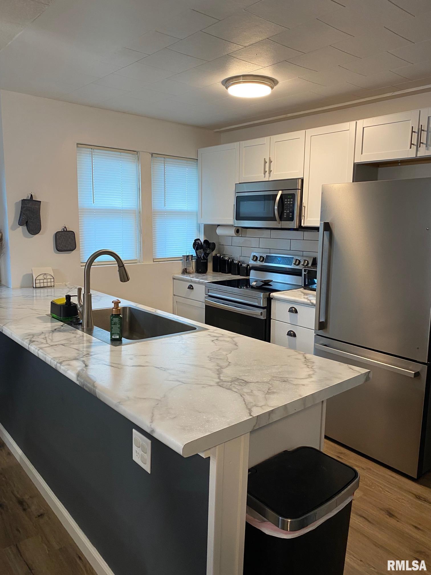 717 East Main Street Benton, IL 62812 - Photo 2 of 16