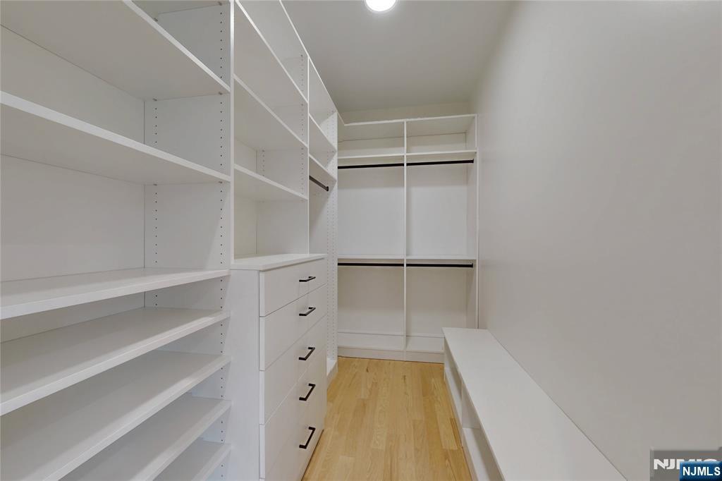 415 Bailey Road Paramus, NJ 07652 - Photo 29 of 44