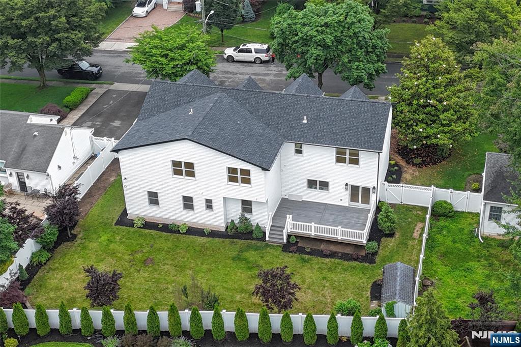 415 Bailey Road Paramus, NJ 07652 - Photo 3 of 44