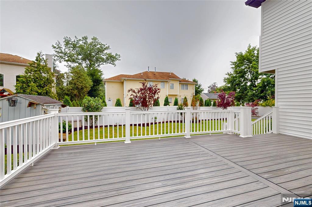 415 Bailey Road Paramus, NJ 07652 - Photo 37 of 44