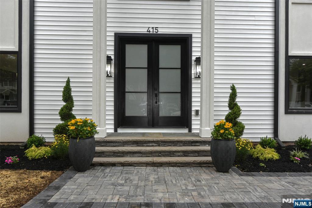 415 Bailey Road Paramus, NJ 07652 - Photo 41 of 44