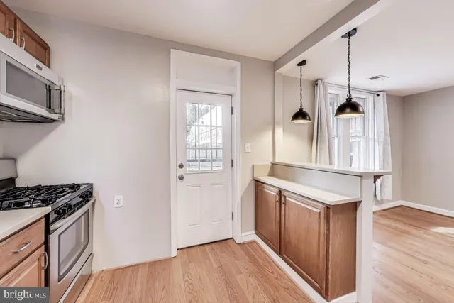 $1,049,000 | 212 Elm Street Northwest, Washington, DC 20001