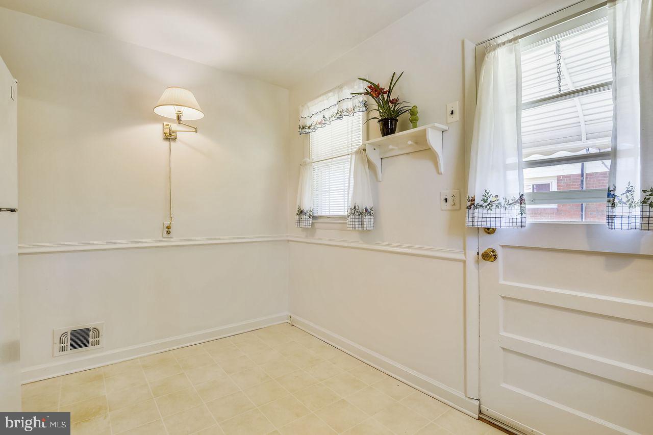 8708 Ashford Road Baltimore, MD 21234 - Photo 12 of 31 Kitchen has room a Table!