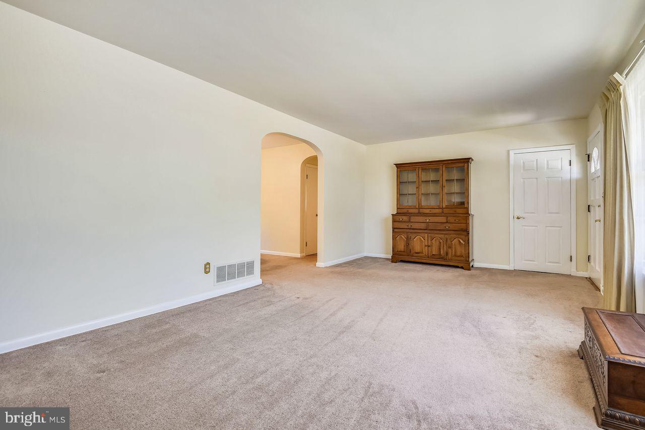 8708 Ashford Road Baltimore, MD 21234 - Photo 7 of 31 Gallery Image 7