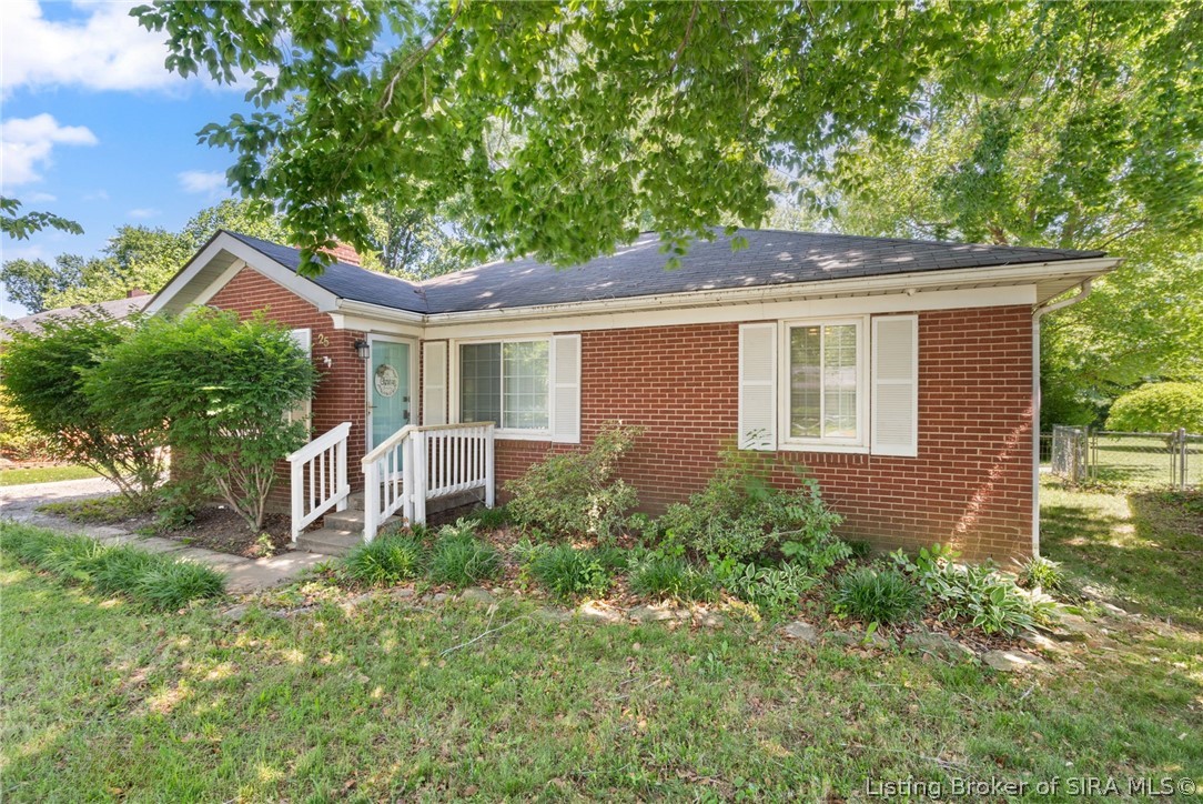 25 Beechwood Road Jeffersonville, IN 47130 - Photo 1 of 37