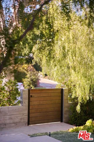 $5,295,000 | 258 South Hudson Avenue, Los Angeles, CA 90004