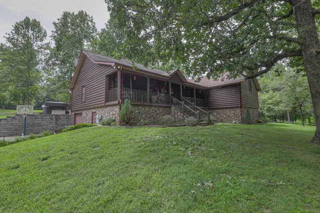 $995,000 | 118 Robert Simmons Road, Westmoreland, TN 37186
