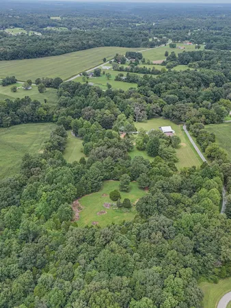 $950,000 | 118 Robert Simmons Road, Westmoreland, TN 37186