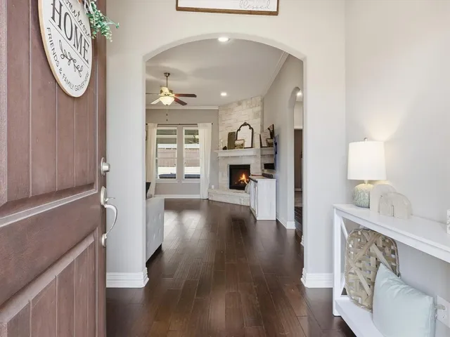 $357,500 | 810 Chestnut Grove Drive, Cleburne, TX 76033