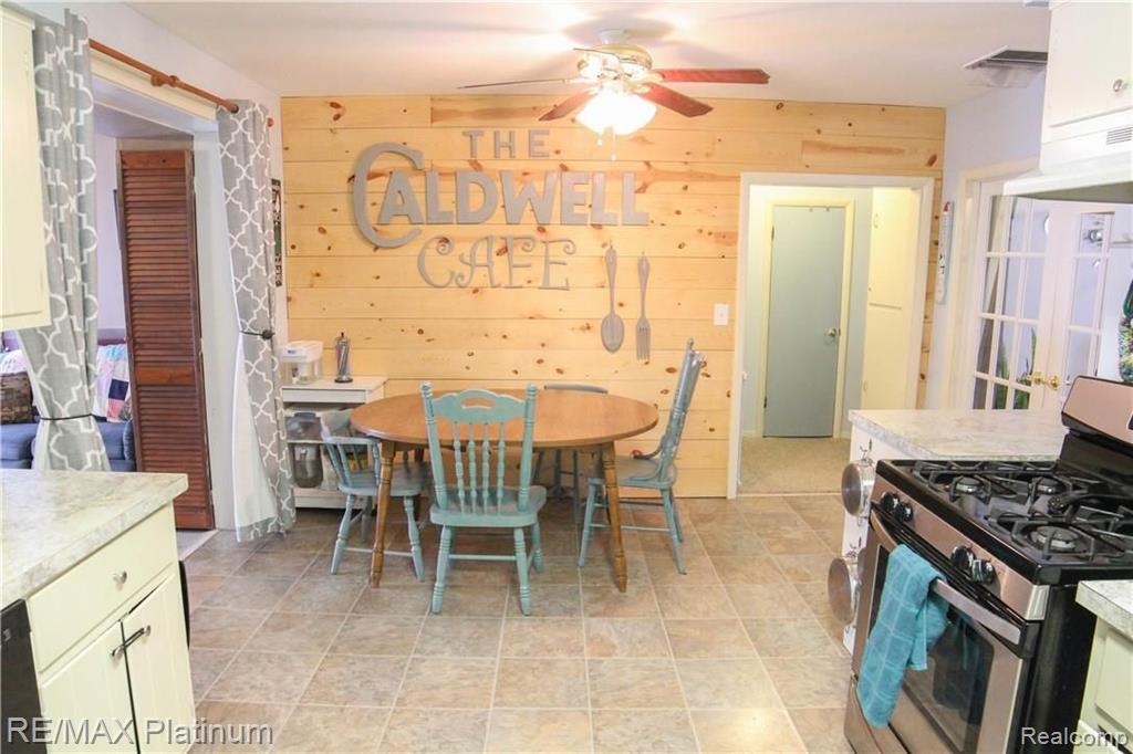 923 East Jolly Road Lansing, MI 48910 - Photo 11 of 21