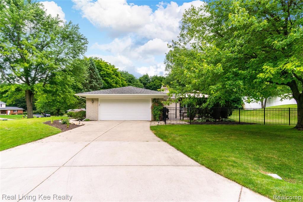 797 Redwood Court Rochester Hills, MI 48309 - Photo 34 of 40