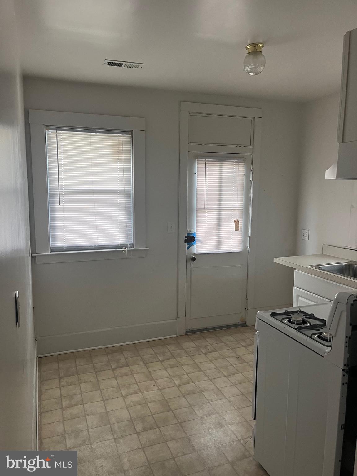 3213 Vickers Road, Unit 3 Baltimore, MD 21216 - Photo 5 of 14