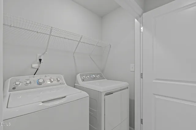 $2,200 | 504 Light Oak Way, Apex, NC 27539