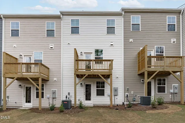 $2,200 | 504 Light Oak Way, Apex, NC 27539