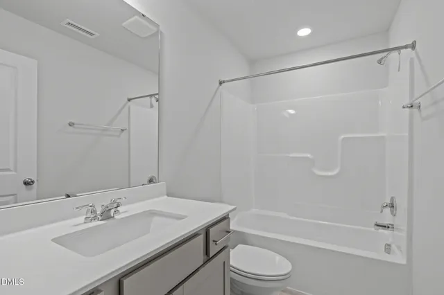 $2,200 | 504 Light Oak Way, Apex, NC 27539