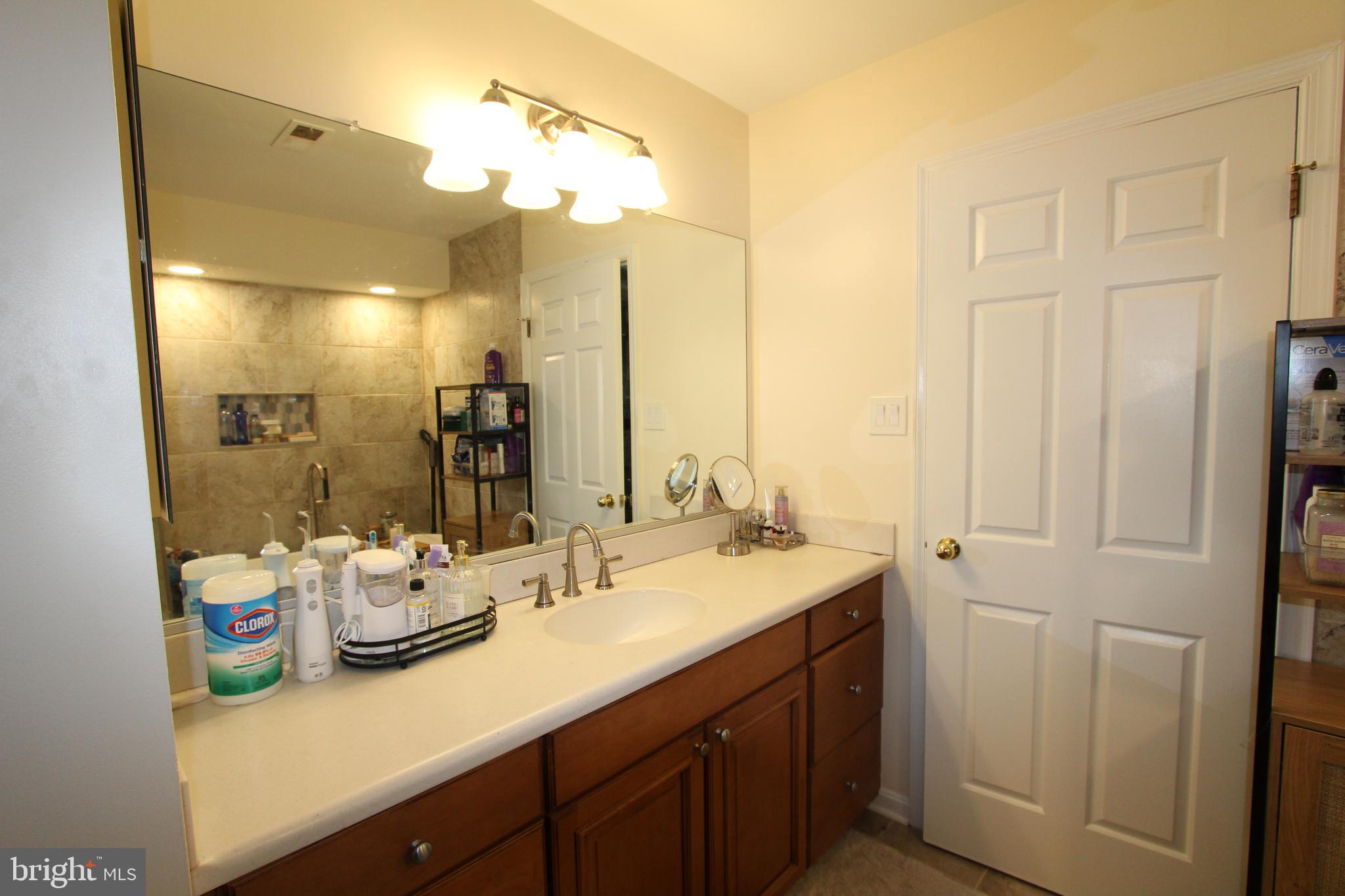 5145 Columbia Road, Unit 831 Columbia, MD 21044 - Photo 26 of 38 Primary Bath