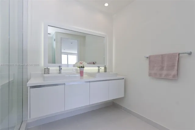 $899,900 | Doral, Doral, FL 33178