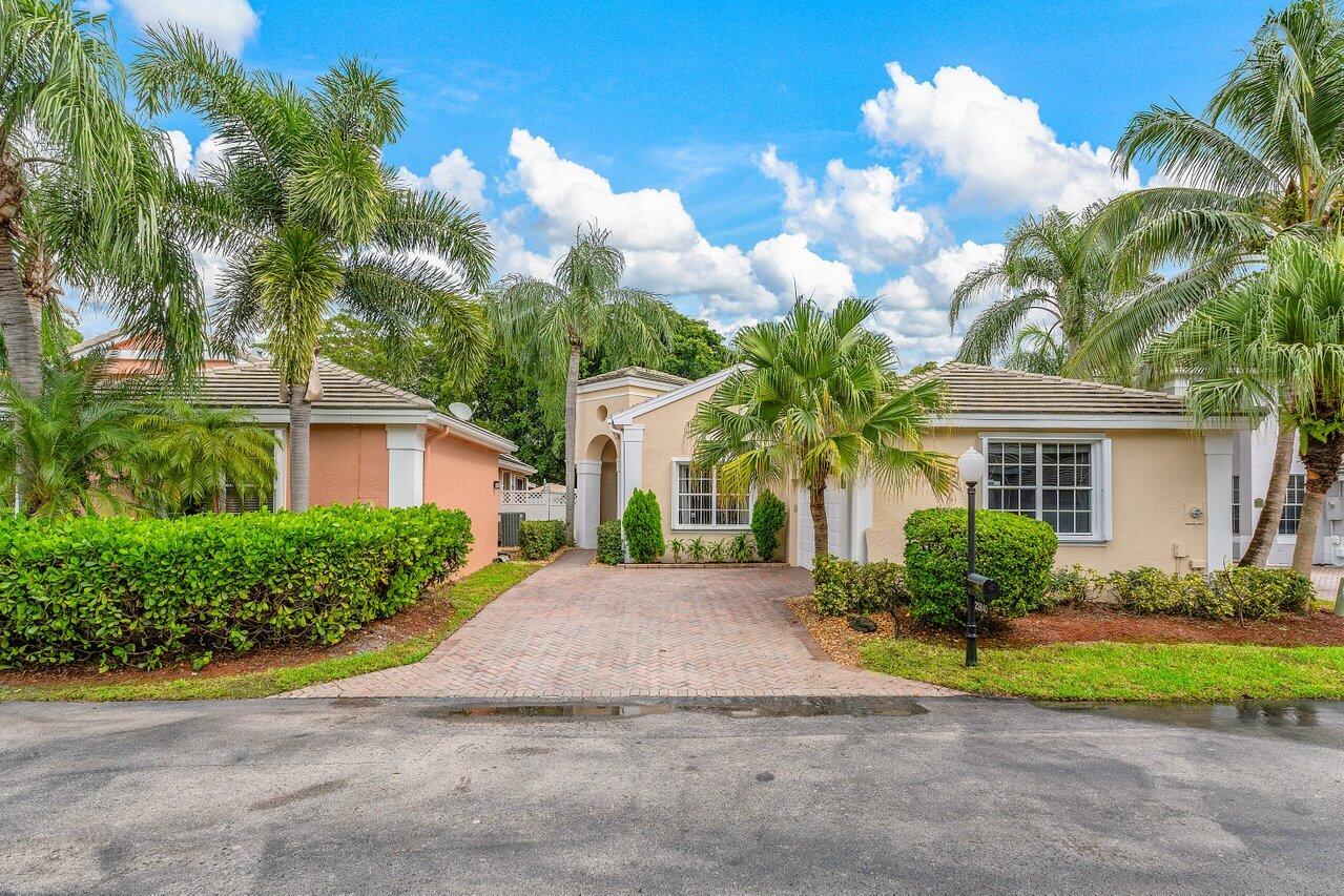 22840 Windsor Wood Court Boca Raton, FL 33433 - Photo 31 of 42 Mediterranean Style