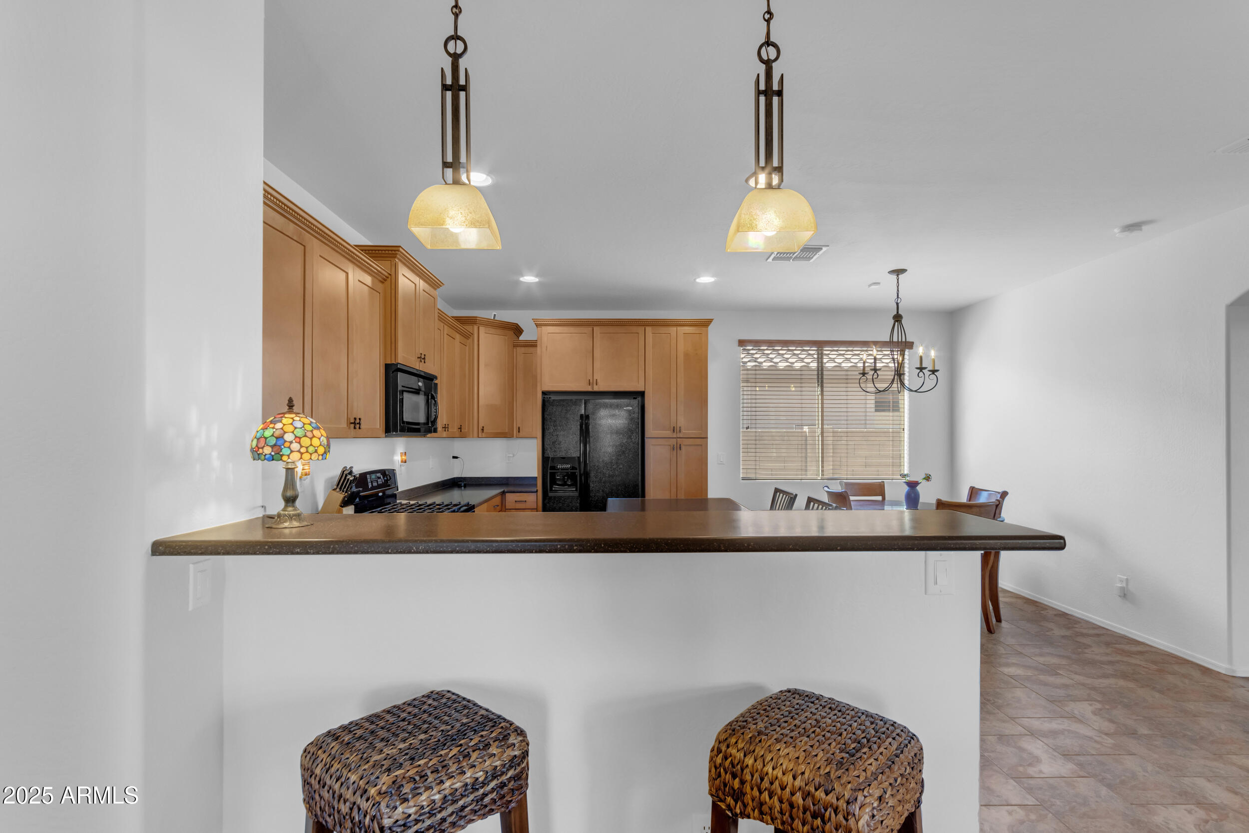 7304 West Beverly Road Laveen, AZ 85339 - Photo 18 of 52 Kitchen Bar