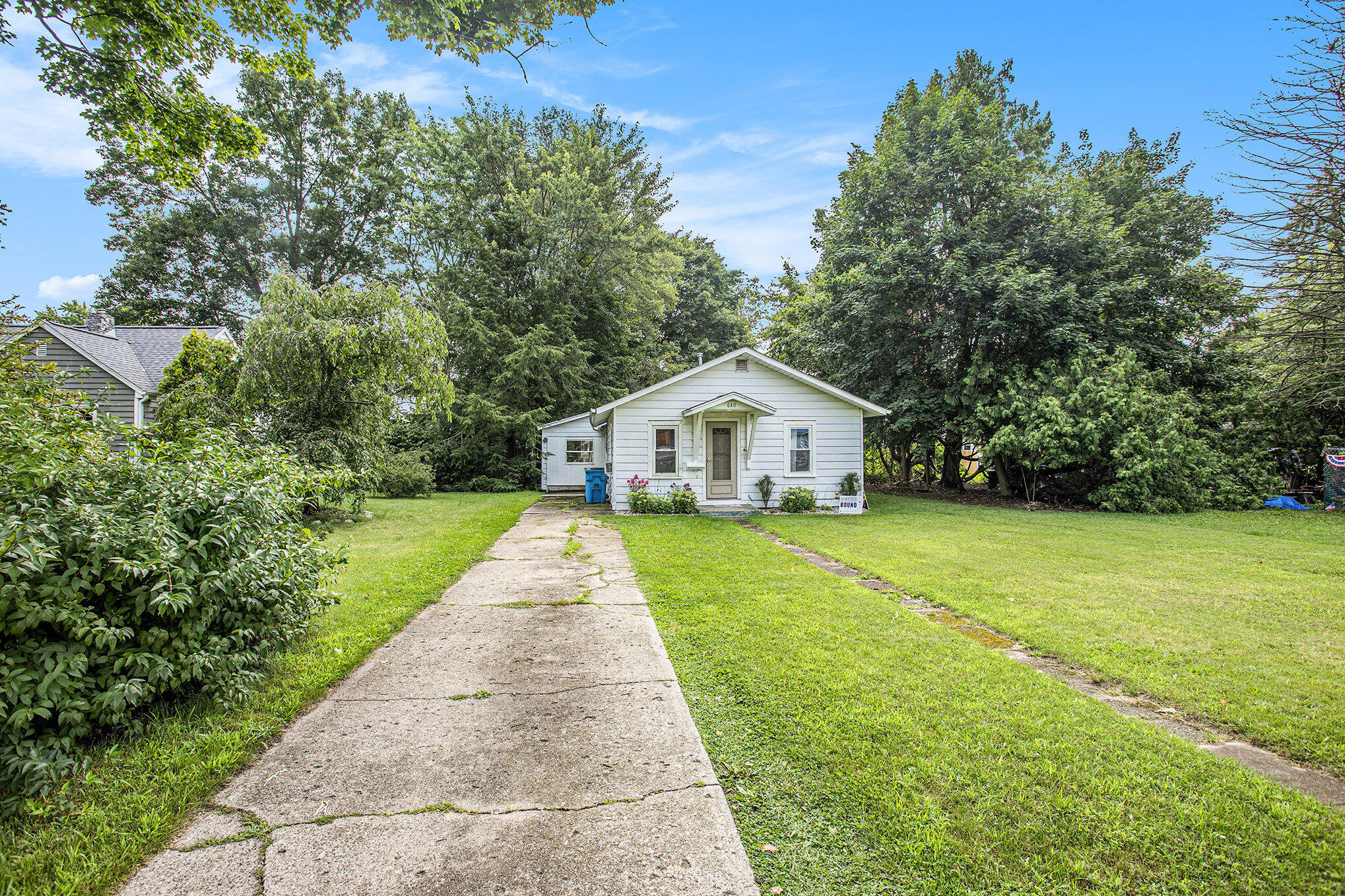 640 South Hooker Avenue Three Rivers, MI 49093 - Photo 3 of 21 004_581a4002