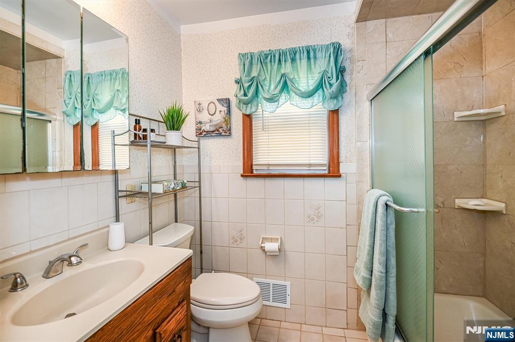 111 Jackson Avenue Wayne, NJ 07470 - Photo 20 of 27