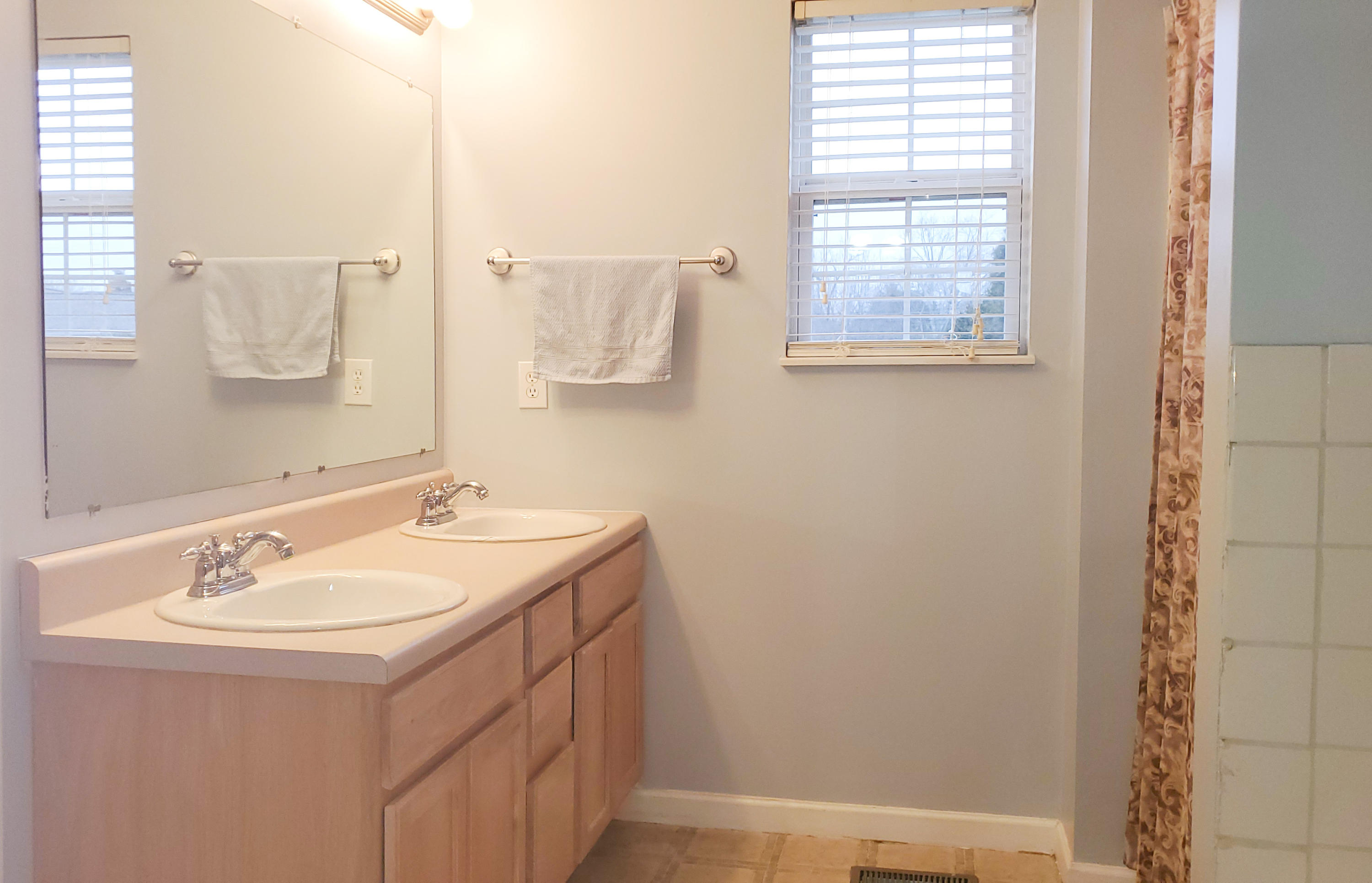 7824 Dawnview Road Powell, TN 37849 - Photo 15 of 20 PSX_20200207_203817