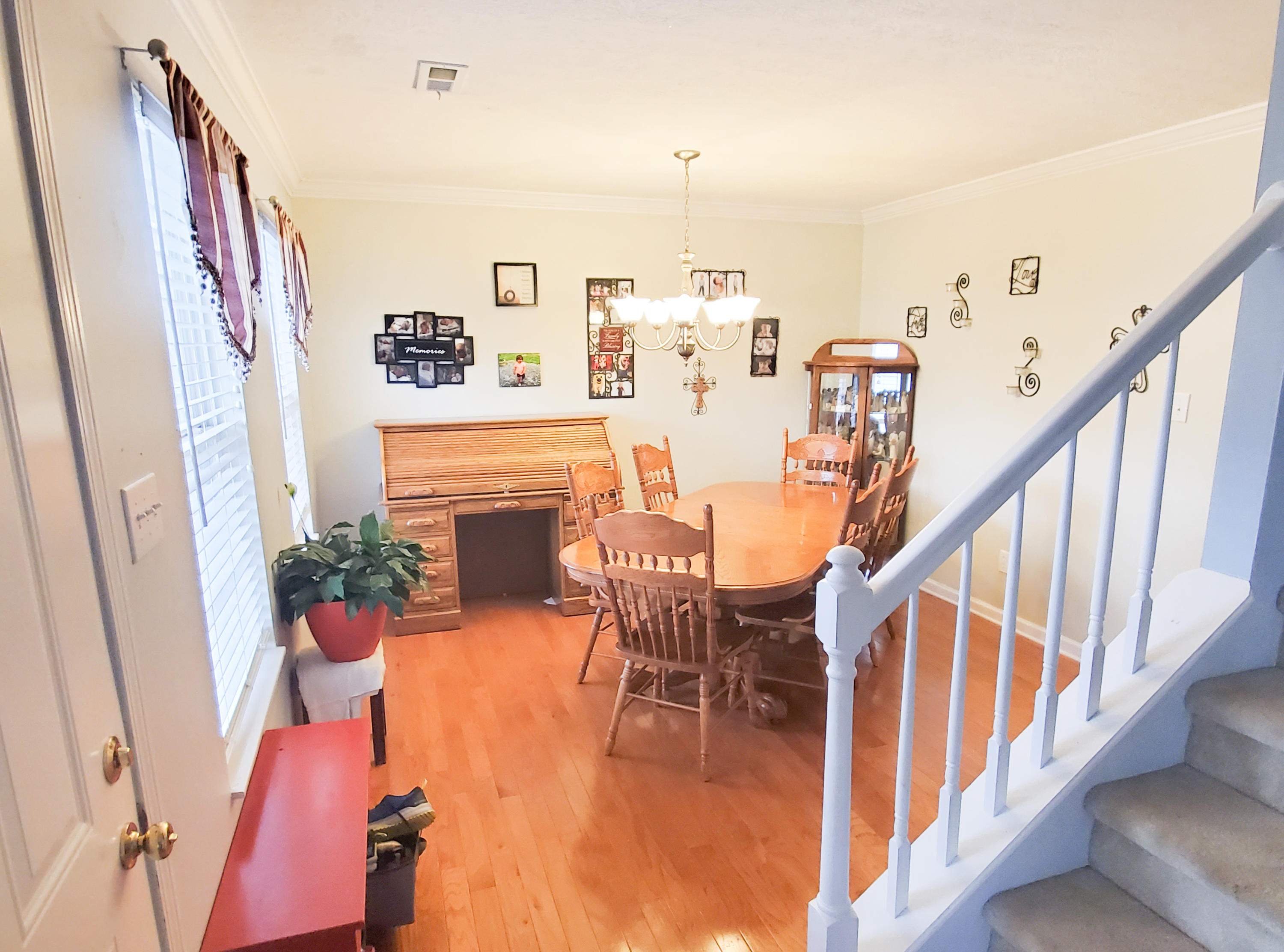 7824 Dawnview Road Powell, TN 37849 - Photo 5 of 20 PSX_20200207_203103